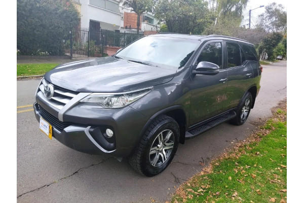 Toyota Fortuner Urbana 2.7 2019 - Autos Usados Toyota Maxiautos